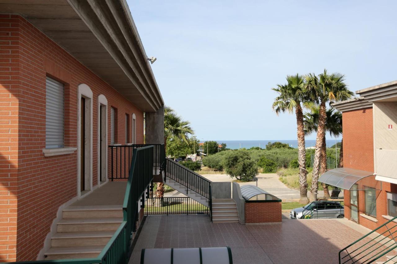 Residence Villaggio Del Sole Termoli Eksteriør billede