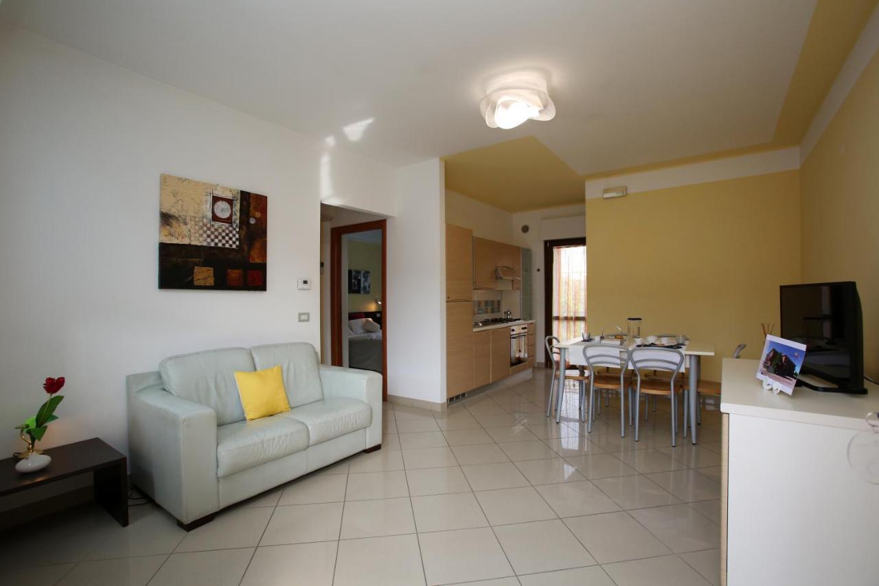 Residence Villaggio Del Sole Termoli Eksteriør billede